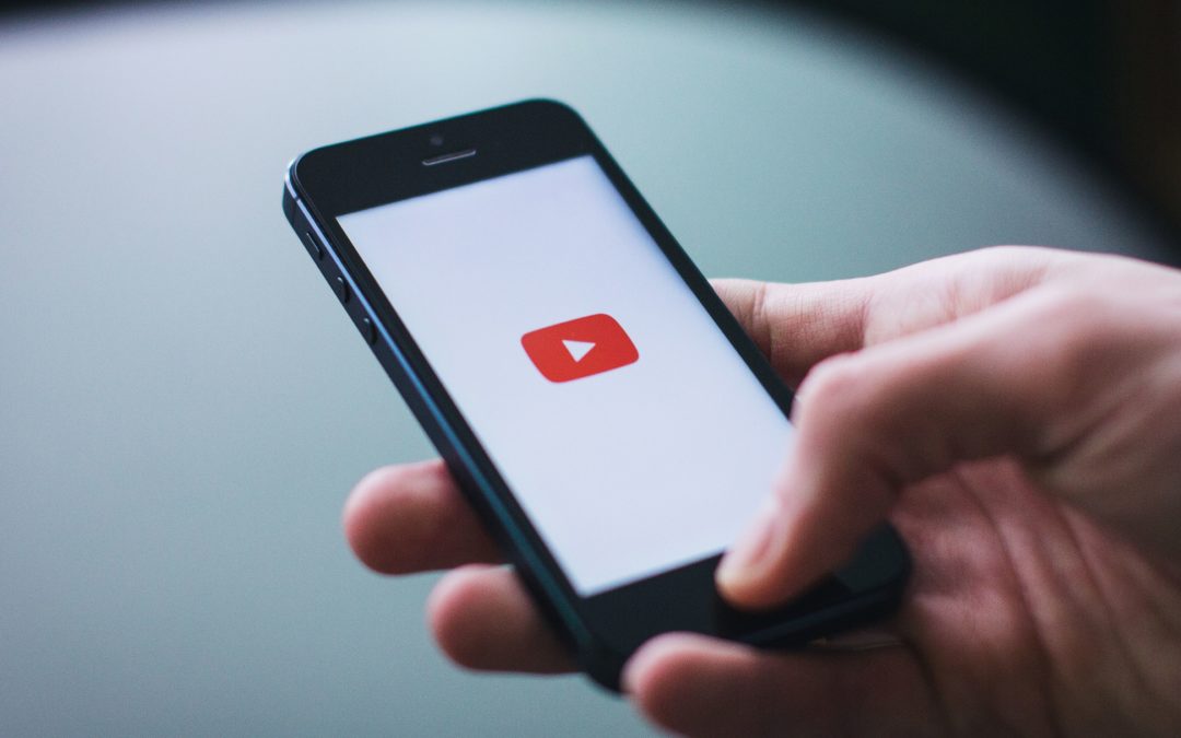 Hvordan lage YouTube-videoer som ser bra ut (og hvorfor det er smart å få hjelp)